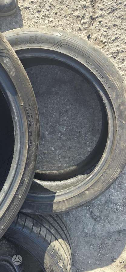 Goodyear, летние 275/40 R22