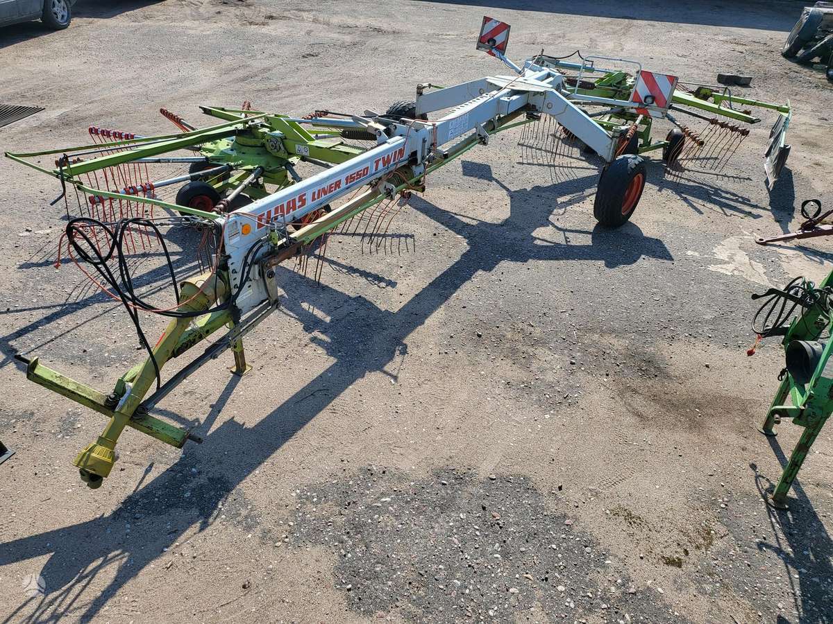 Claas Liner 1550, grėbliai
