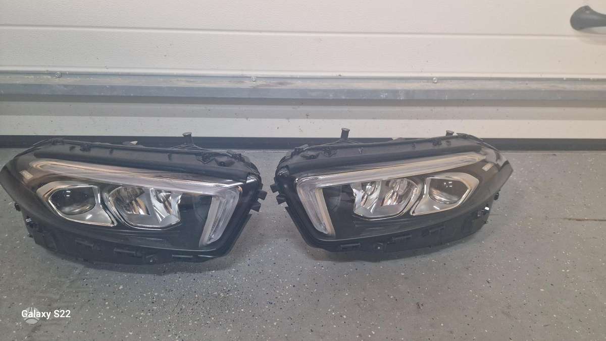 Mercedes-Benz A200 lights