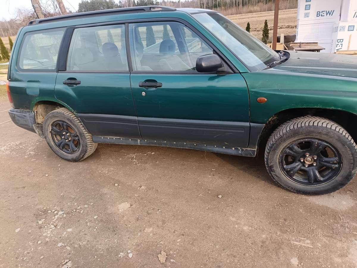 Subaru Forester dalimis