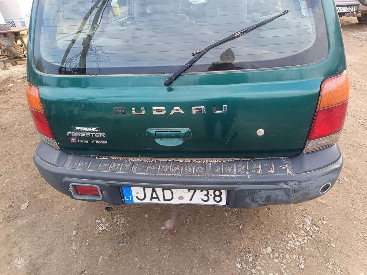 Subaru Forester dalimis
