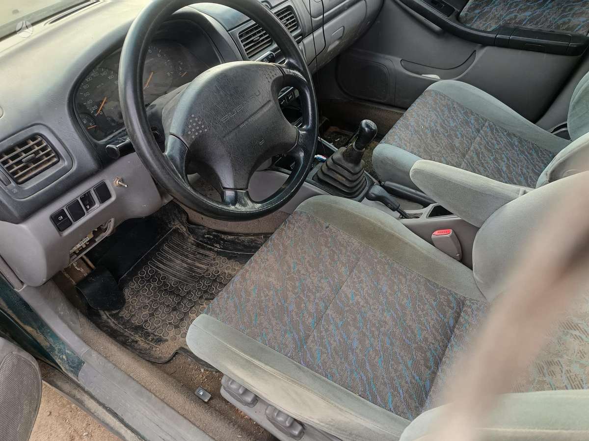 Subaru Forester dalimis