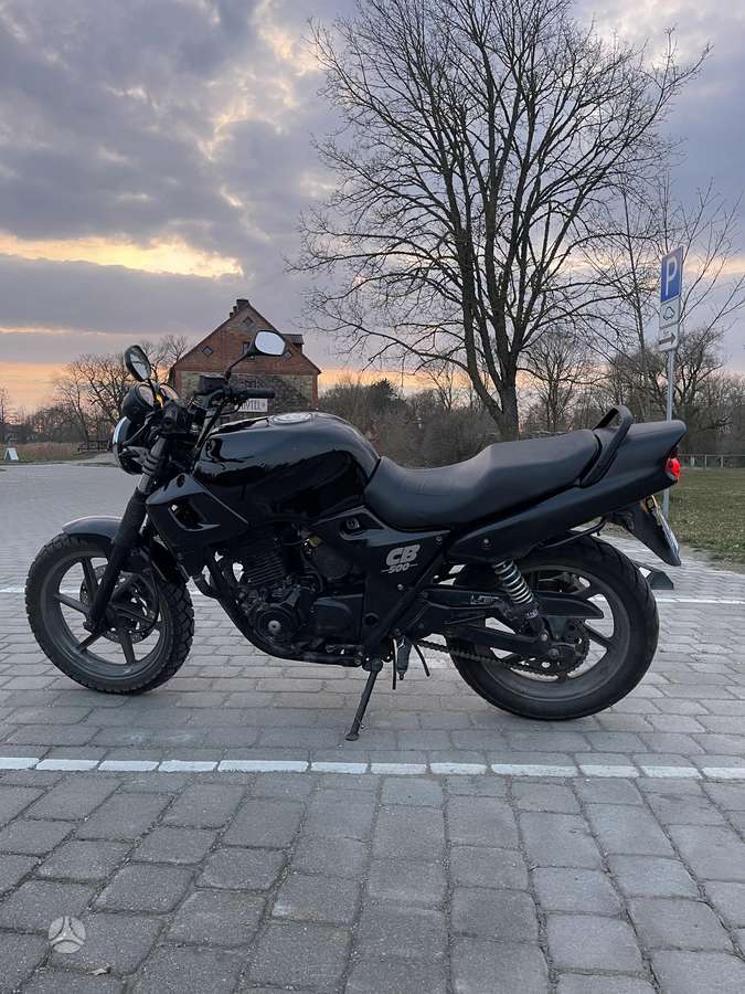 Honda CB 499cc, street / classic
