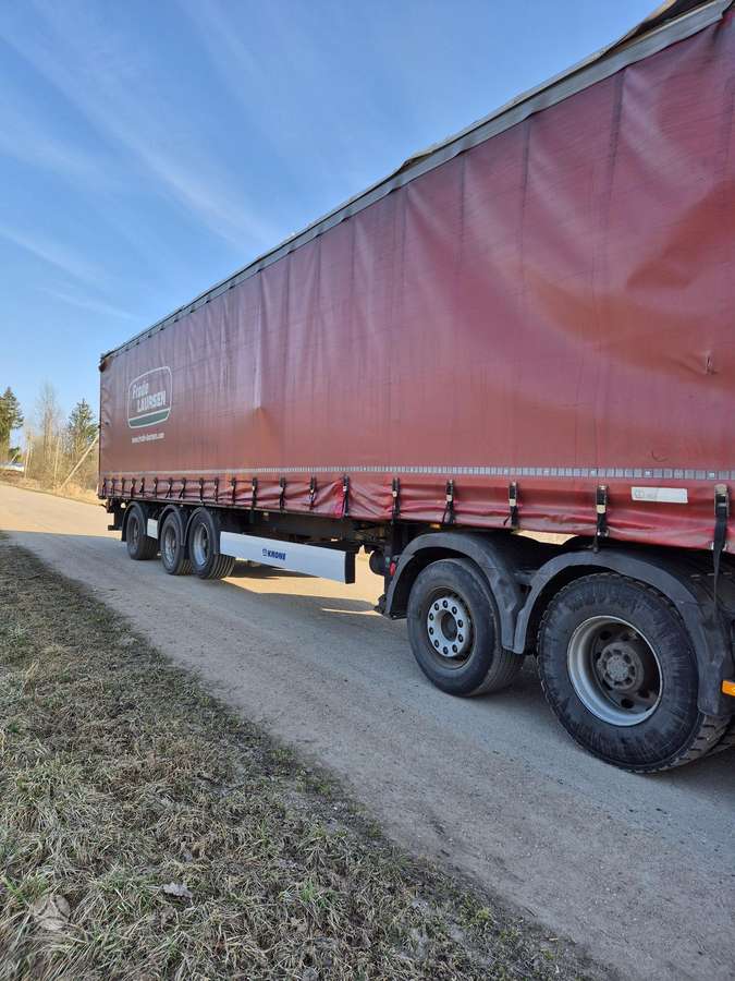 Krone SD, užuolaidinės / tentinės