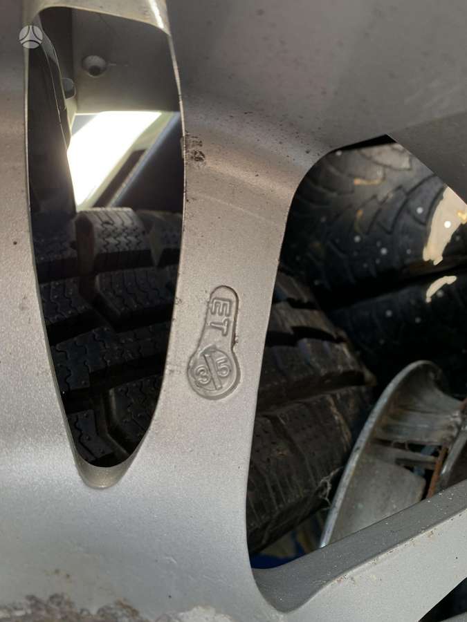 Audi A6, lengvojo lydinio, R17