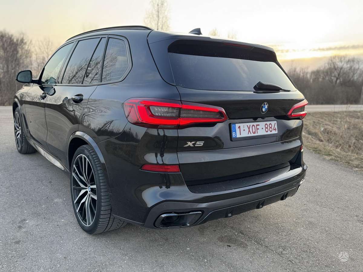 BMW X5, 3.0 l., off-road / crossover