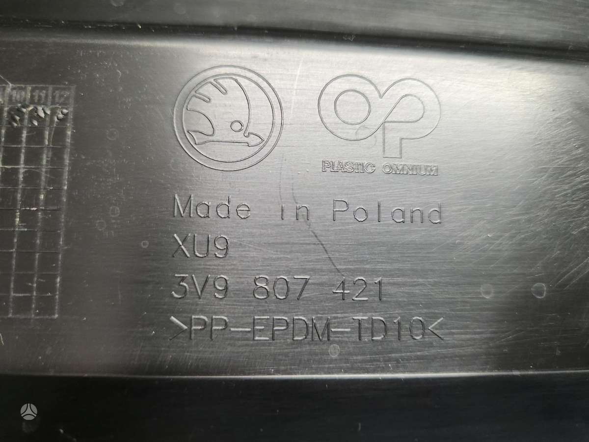 Skoda Superb, 3V9 807 421, bumpers