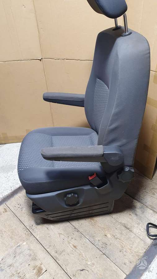 Volkswagen Caravelle сиденья