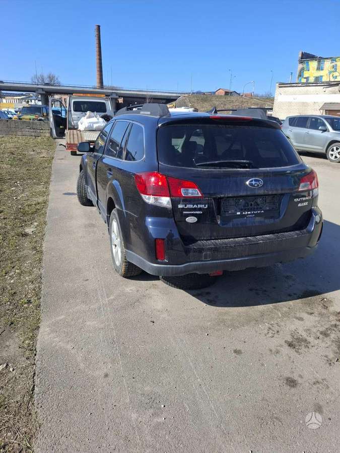 Subaru Outback по частям