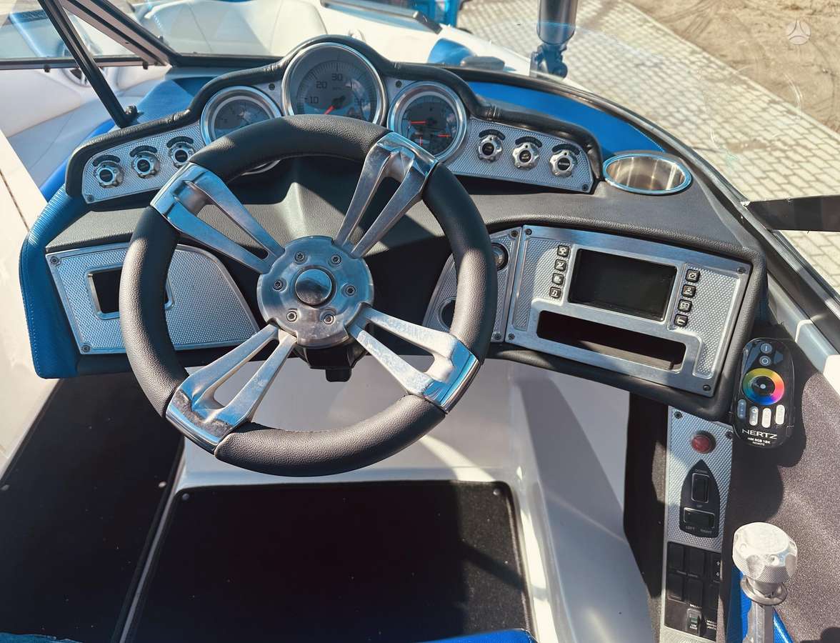 MasterCraft X14V, yachts / cruisers