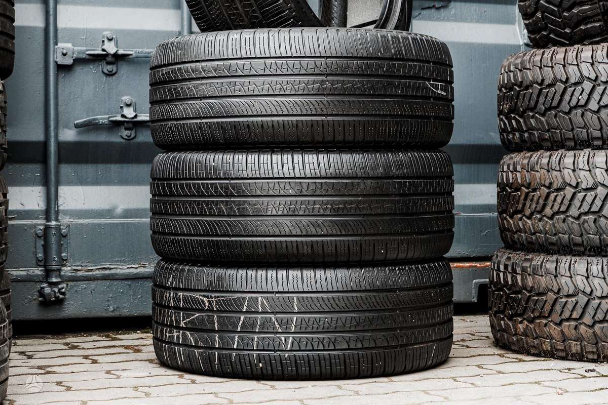 Pirelli Scorpion Zero (JLR,PNCS), summer 285/45 R22