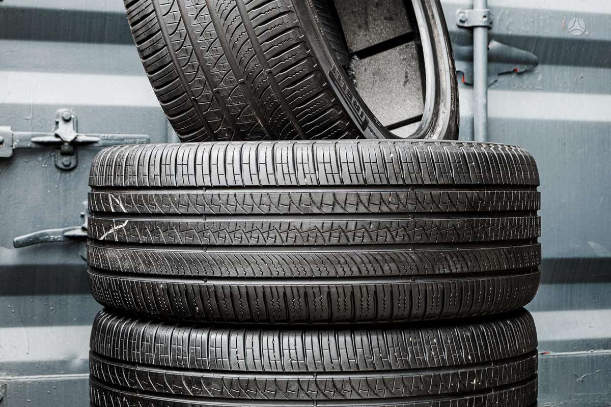 Pirelli Scorpion Zero (JLR,PNCS), летние 285/45 R22