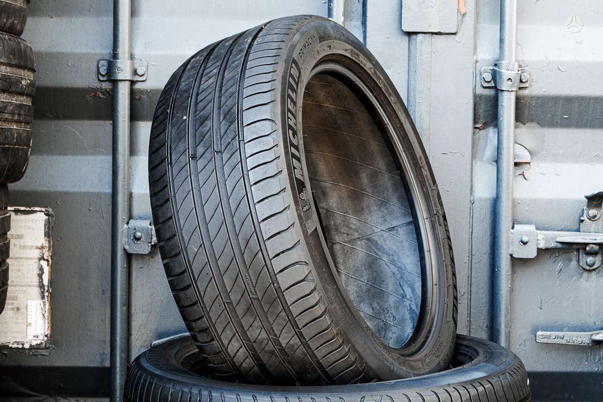Michelin Primacy 4, summer 245/45 R18