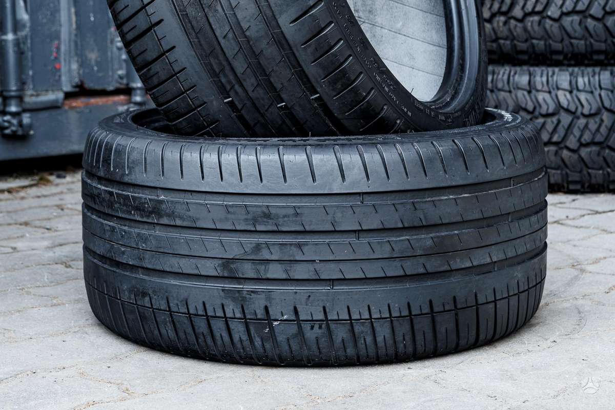 Michelin Pilot Sport 3, summer 265/35 R18