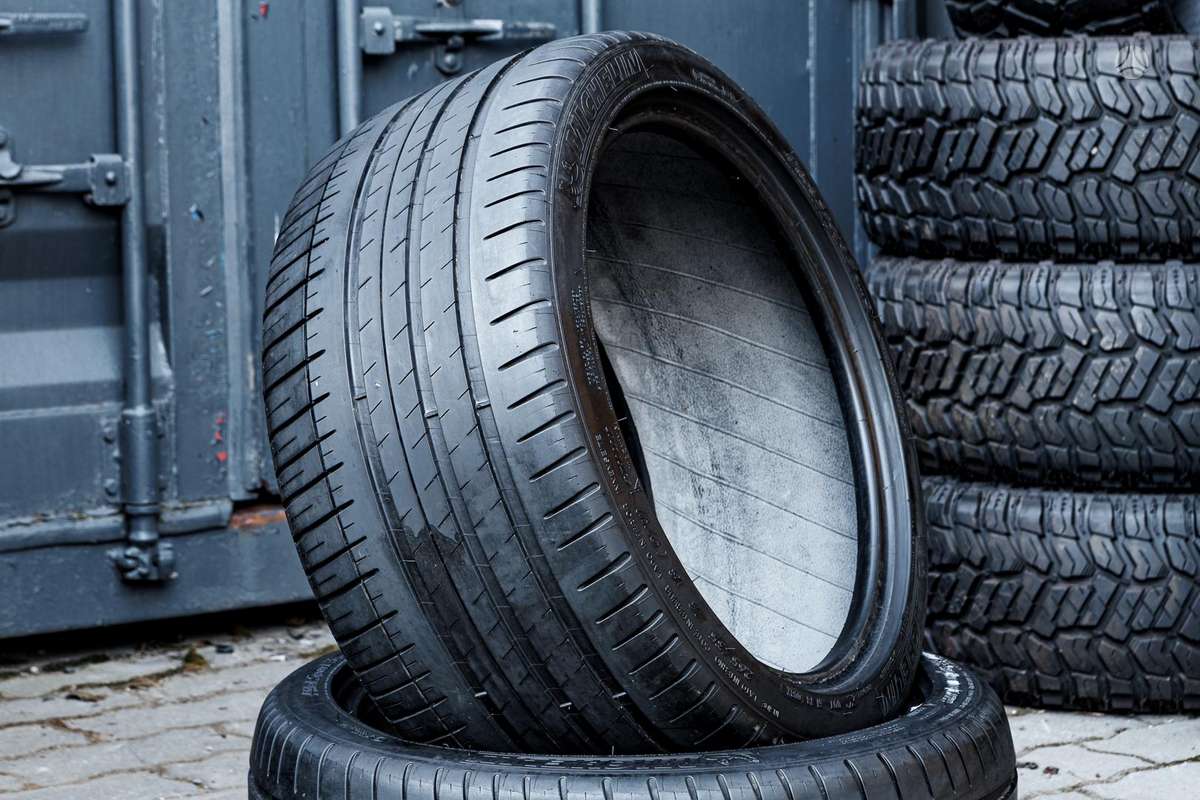 Michelin Pilot Sport 3, summer 265/35 R18
