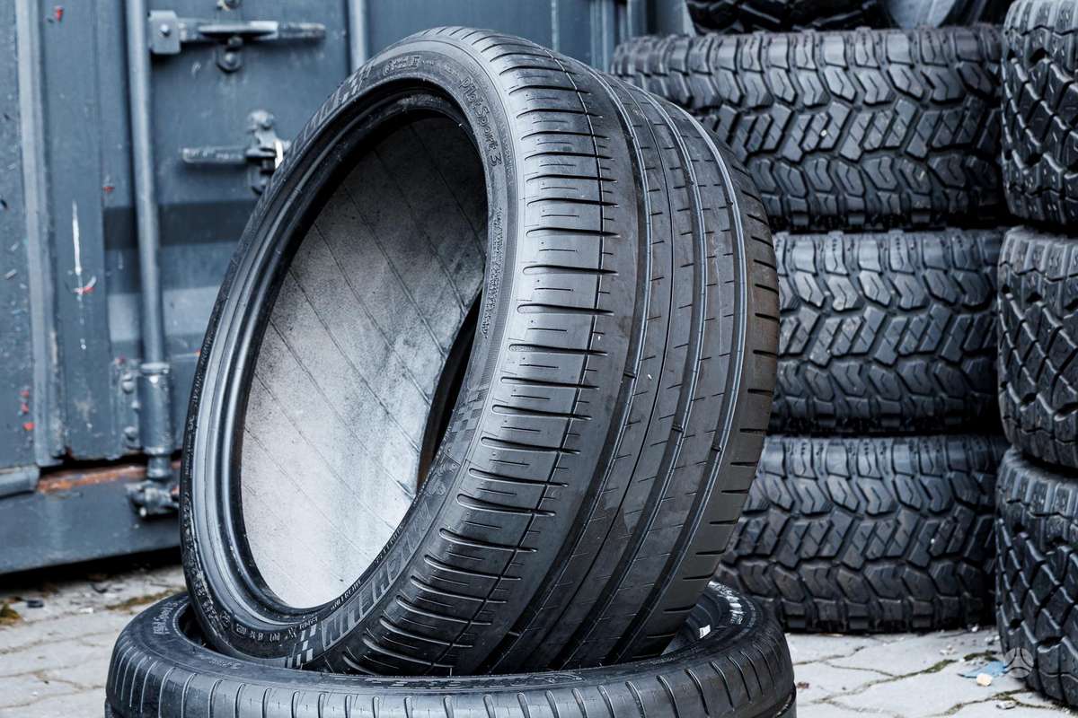 Michelin Pilot Sport 3, summer 265/35 R18