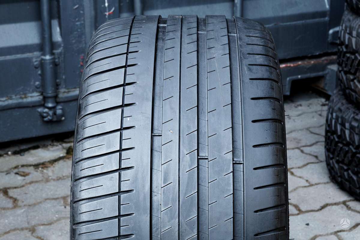 Michelin Pilot Sport 3, summer 265/35 R18