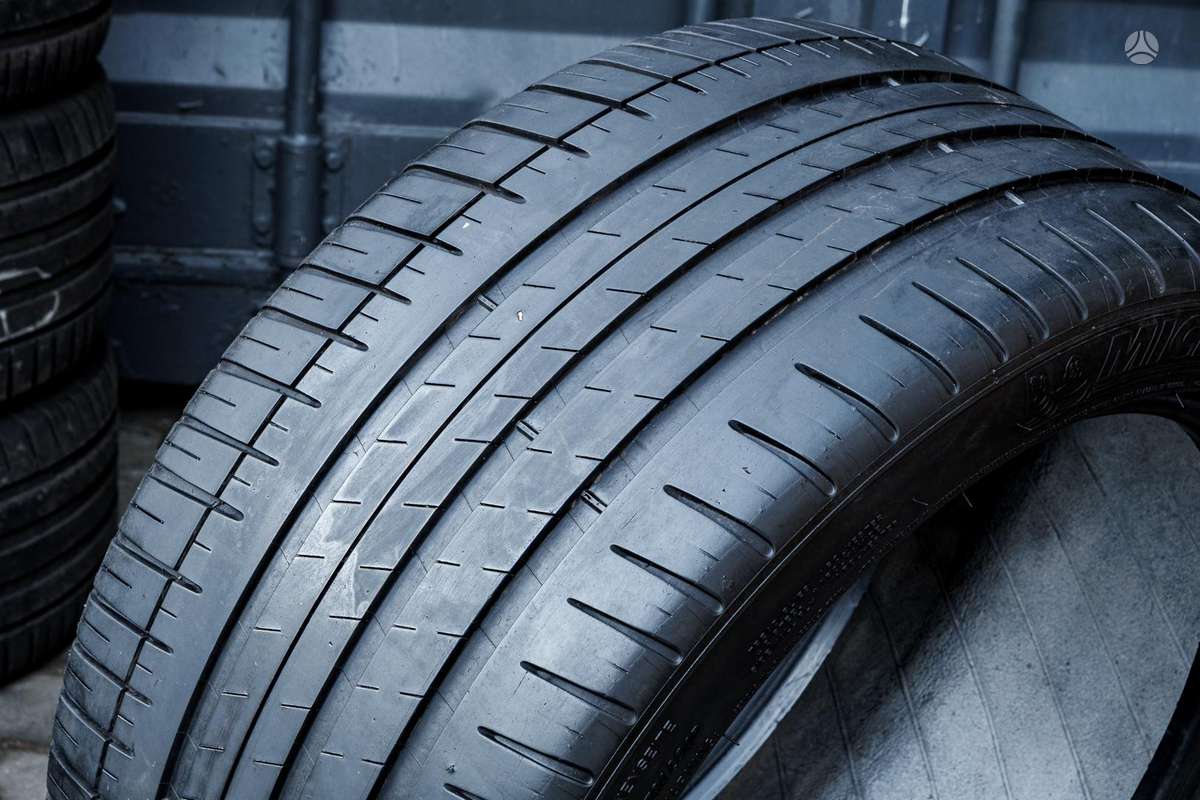 Michelin Pilot Sport 3, summer 265/35 R18