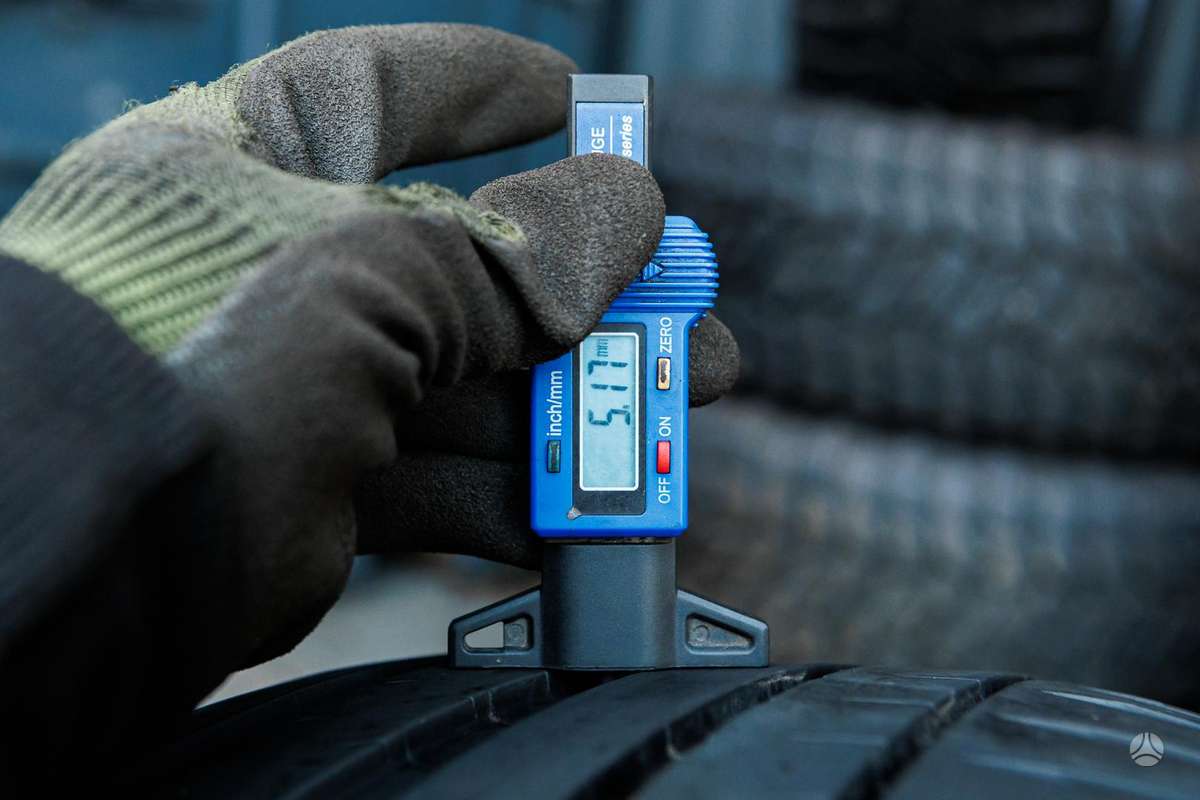 Michelin Pilot Sport 4, summer 235/45 R18