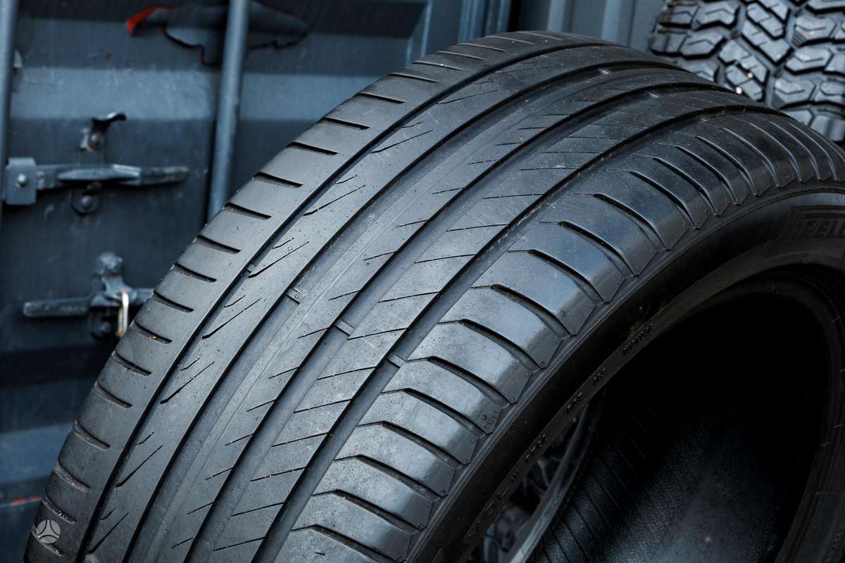 Pirelli Cinturato P7 (VOL), летние 235/45 R18