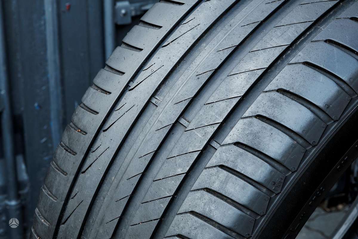 Pirelli Cinturato P7 (VOL), летние 235/45 R18