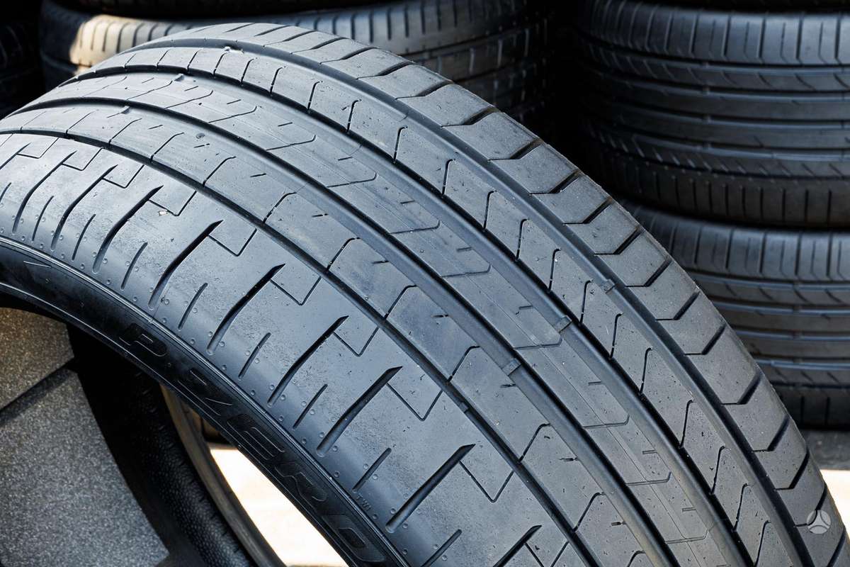 Pirelli P Zero 4 (Ao), summer 255/35 R21