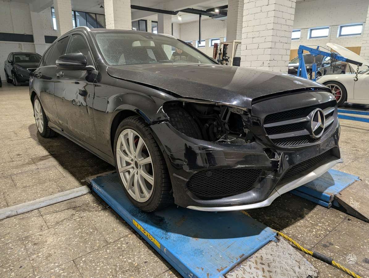 Mercedes-Benz C180