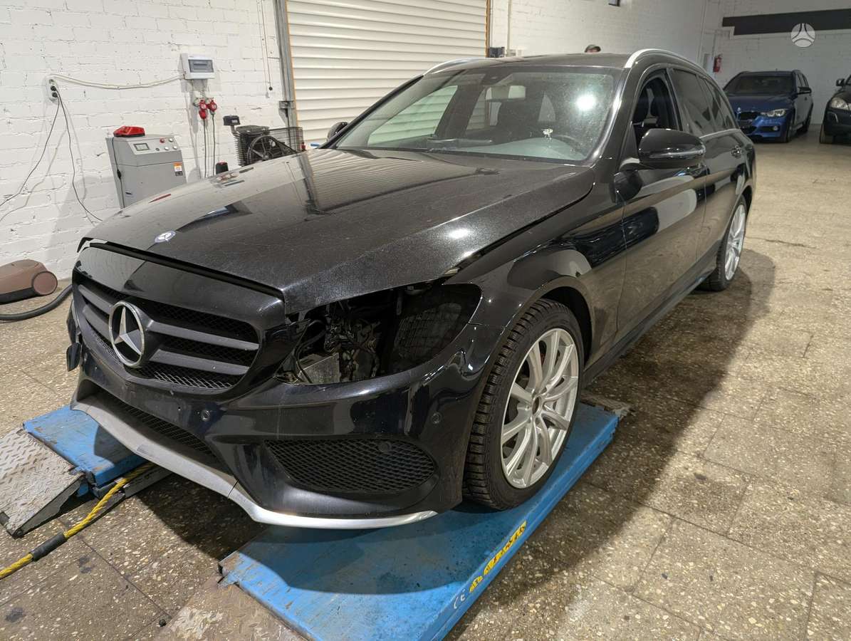 Mercedes-Benz C180