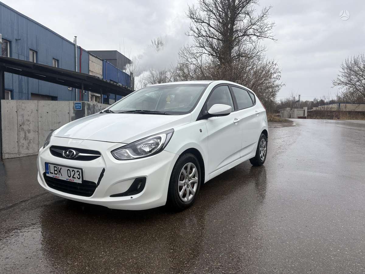 Hyundai Accent, 1.6 l., hatchback