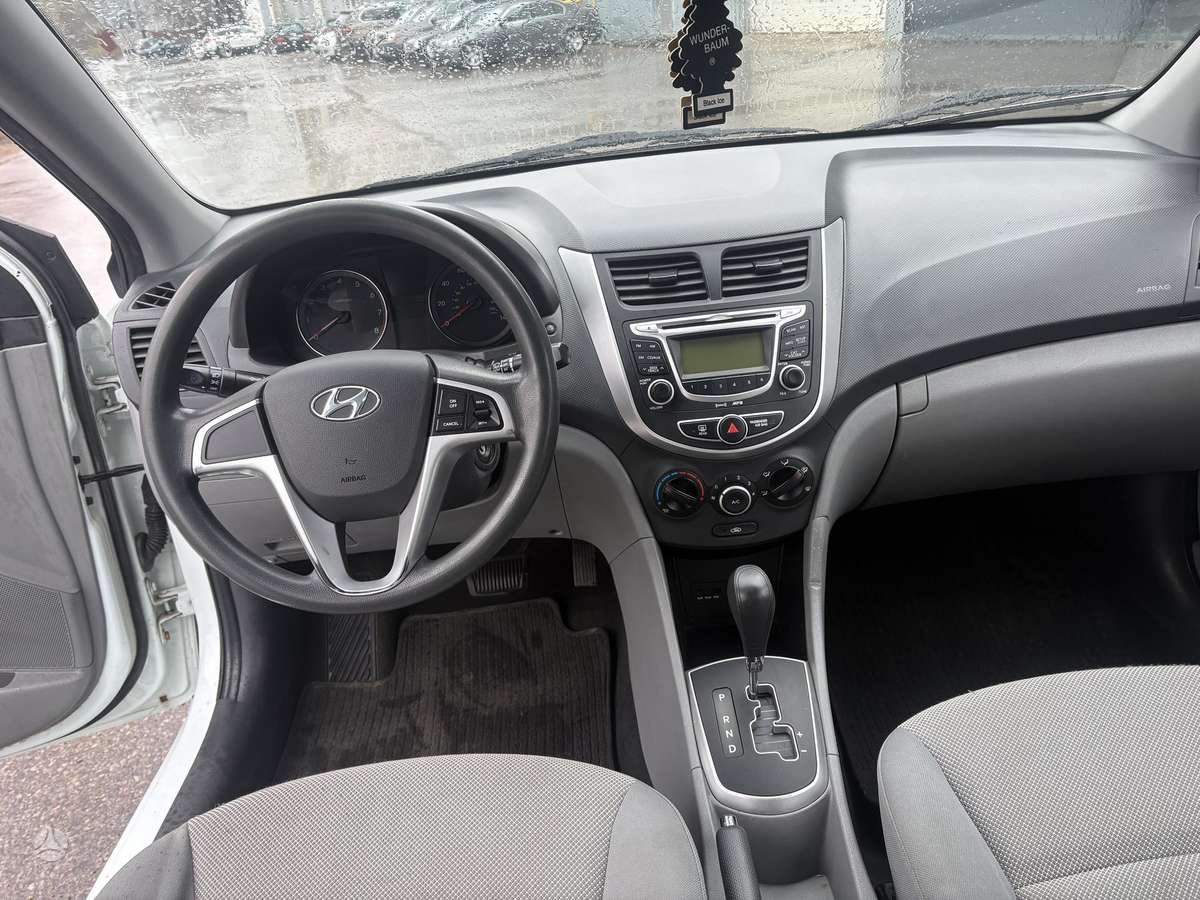 Hyundai Accent, 1.6 l., hatchback
