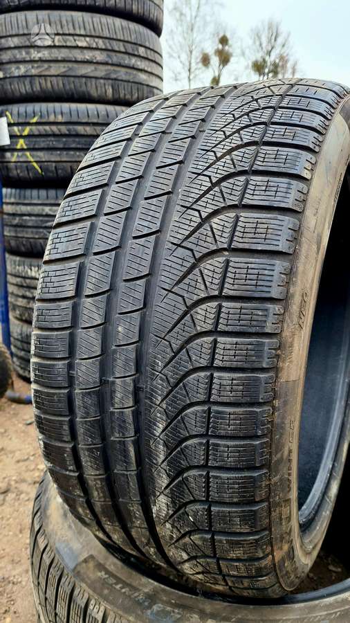 Pirelli P Zero Winter, žieminės 285/40 R20