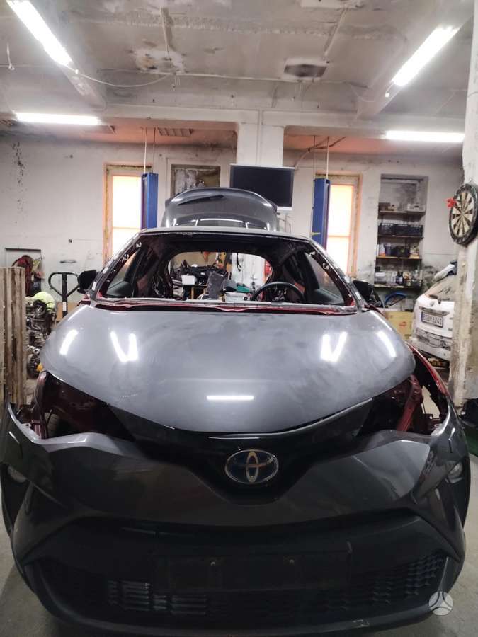 Toyota C-HR детали кузова