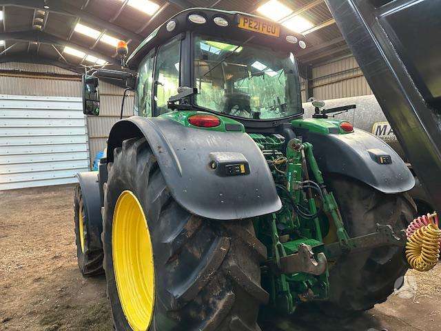 John Deere 6215R, traktoriai