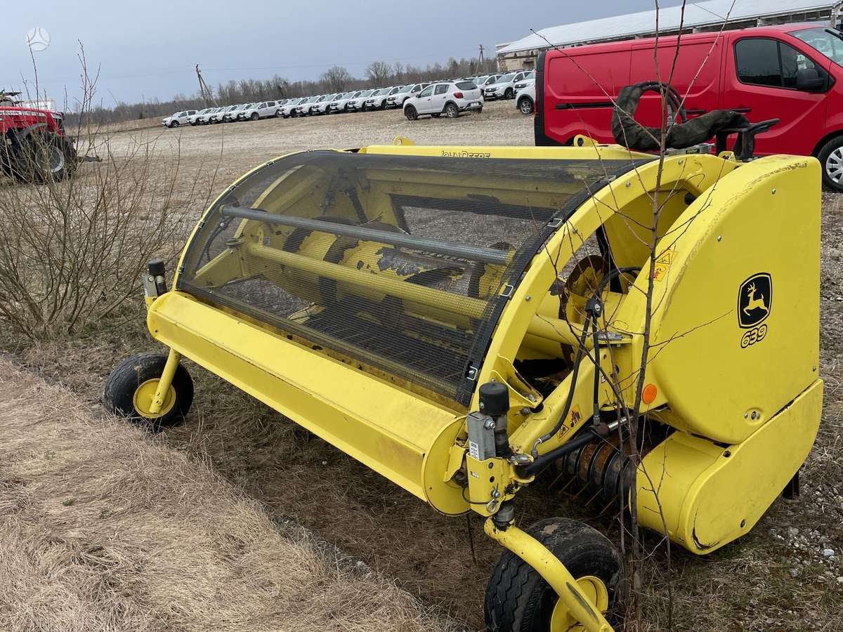 John Deere 8400i, kombaini