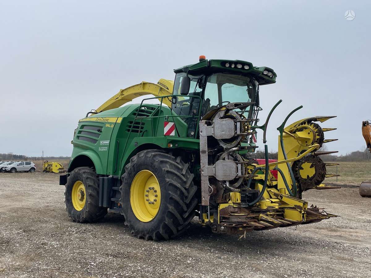 John Deere 8400i, kombaini