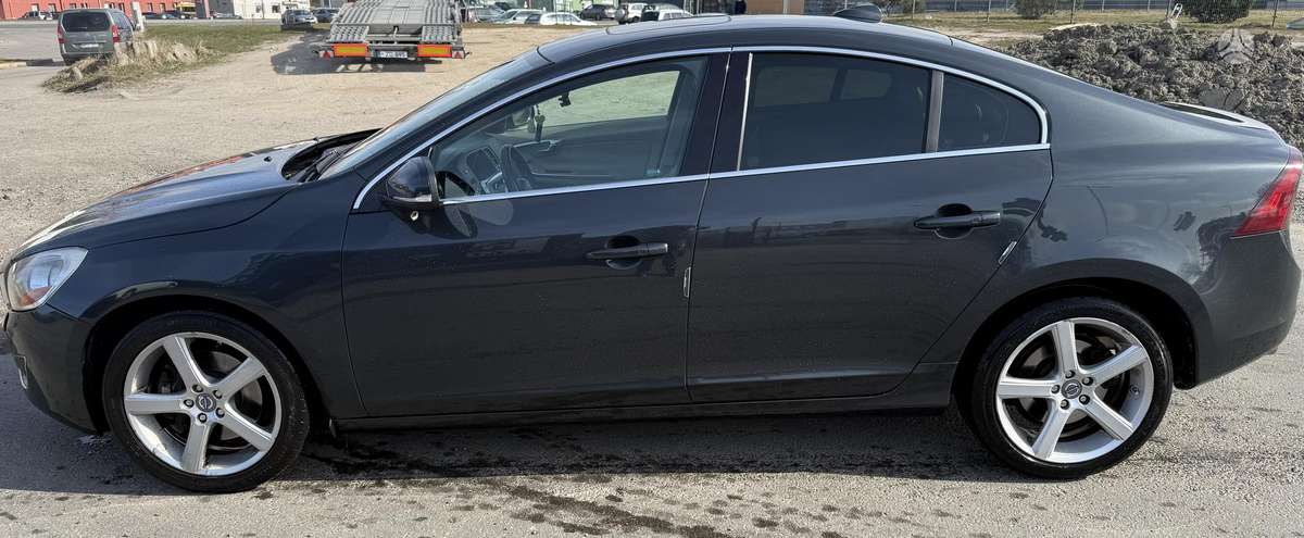 Volvo S60 - 4