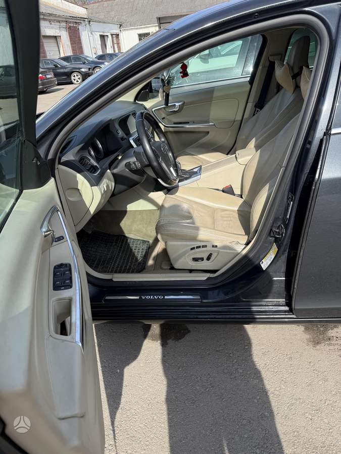 Volvo S60, 2.5 l., Седан