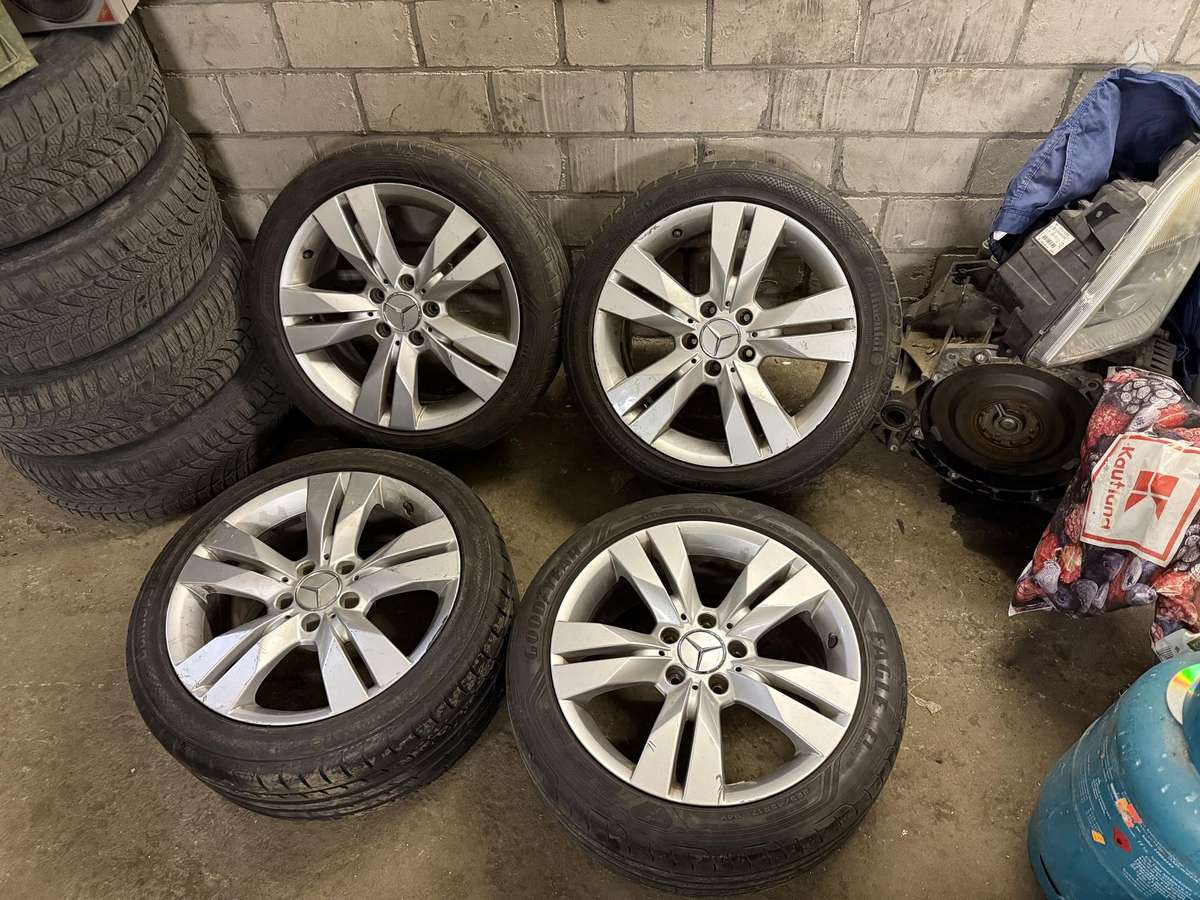 Mercedes-Benz, lengvojo lydinio, R17