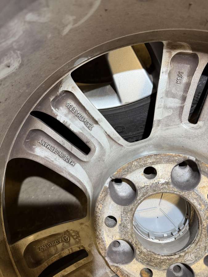 Mercedes-Benz, lengvojo lydinio, R17