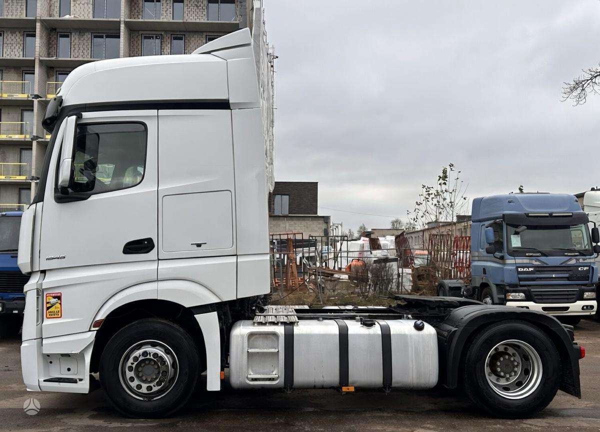 Mercedes-Benz Actros 1845, double sleeper