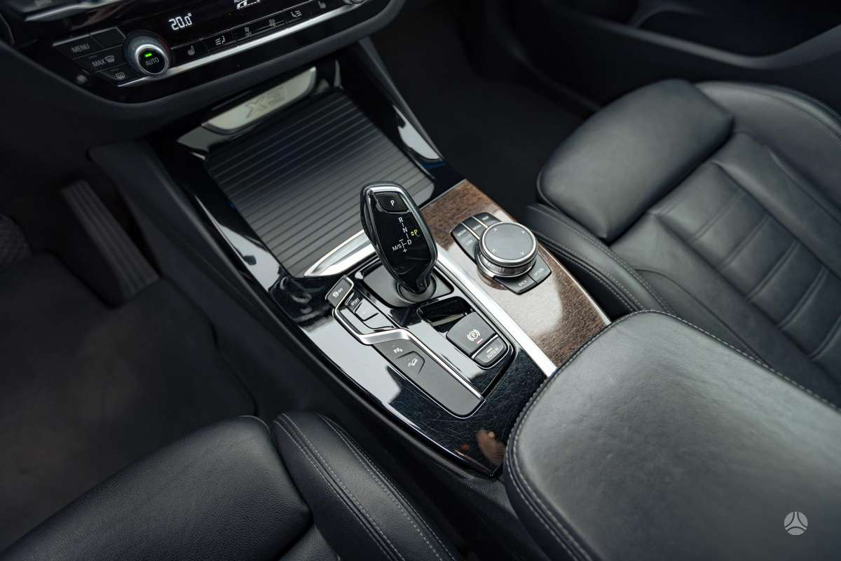 BMW X3, 2.0 l., off-road / crossover