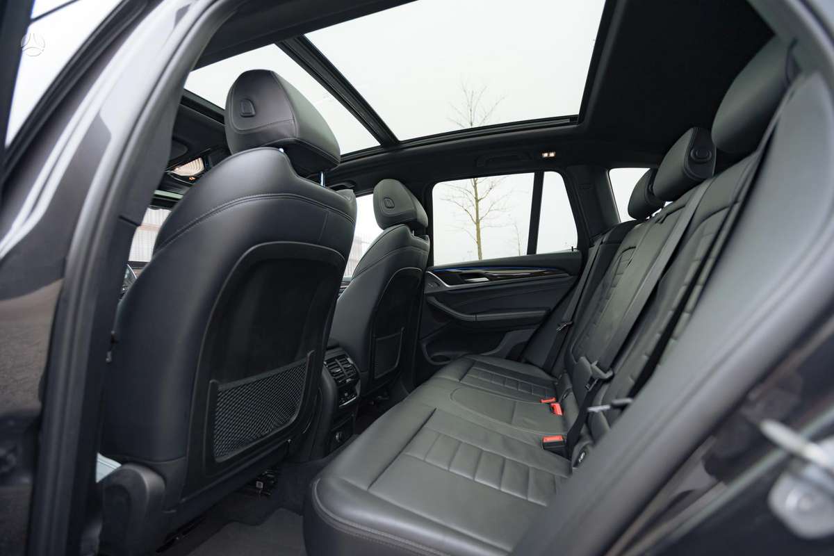BMW X3, 2.0 l., off-road / crossover