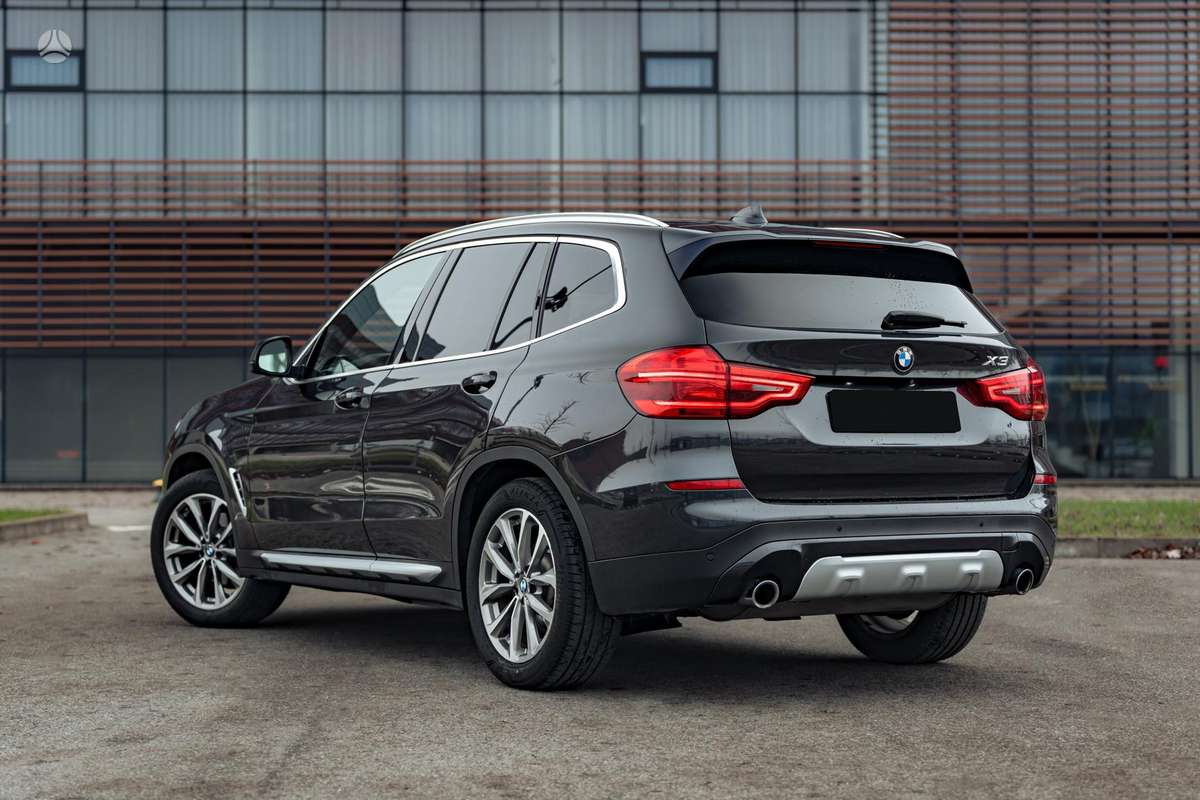 BMW X3, 2.0 l., off-road / crossover