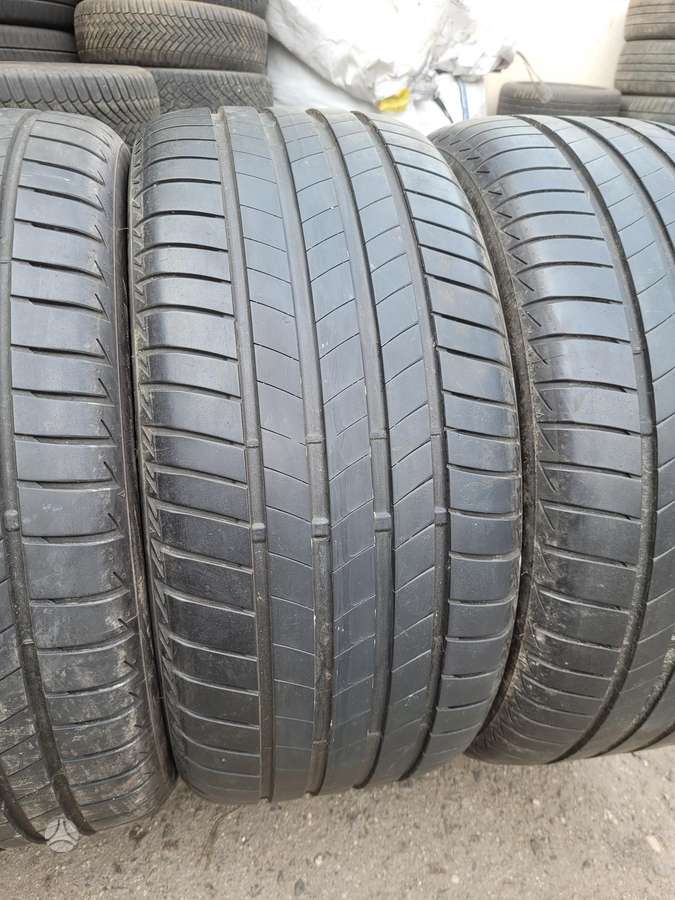 Bridgestone +225/45-18, летние 255/40 R18