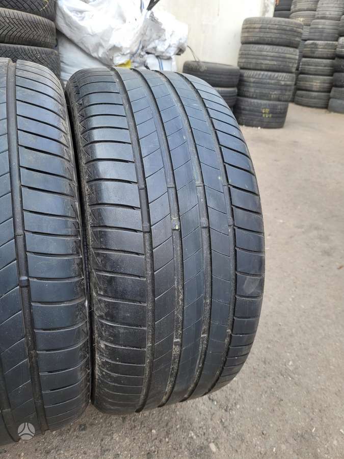 Bridgestone +225/45-18, летние 255/40 R18