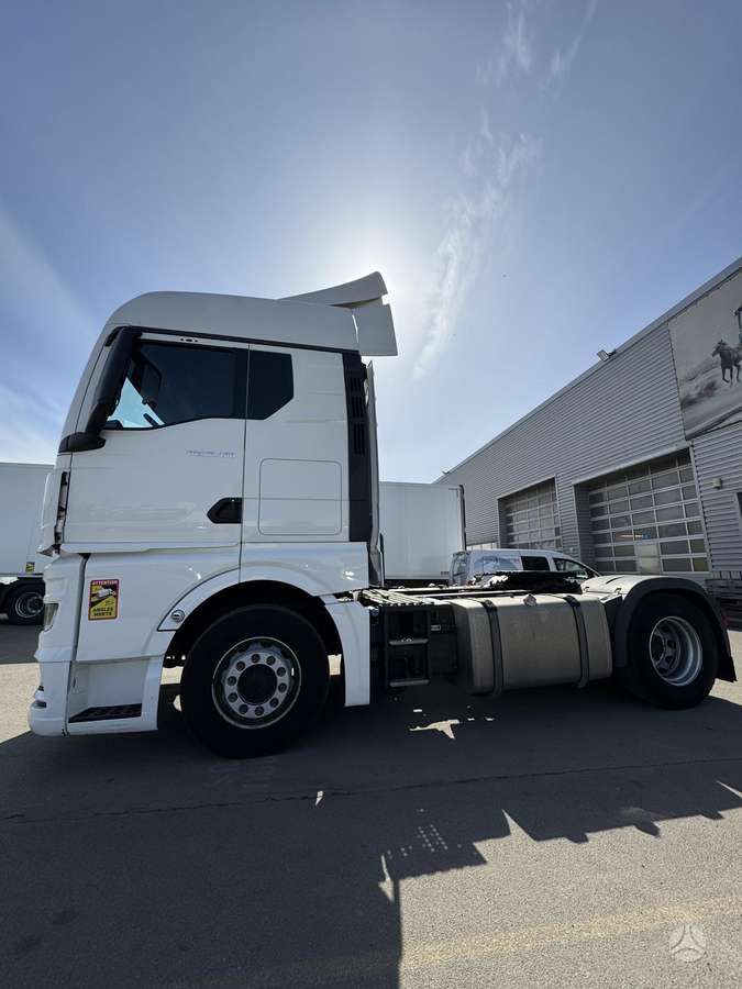 MAN TGX 18.480, 2 miegamosios vietos