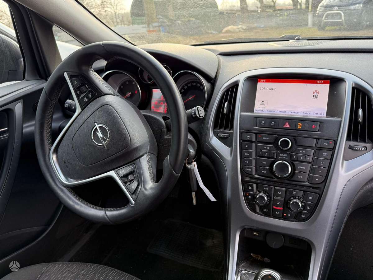 Opel Zafira rezerves daļās. Iš vokietijos rida 227000km