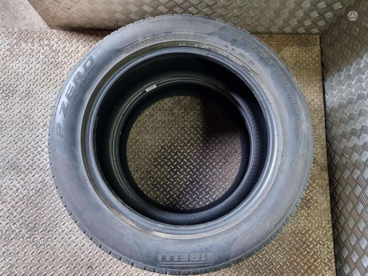 Pirelli Pzero, летние 235/55 R19