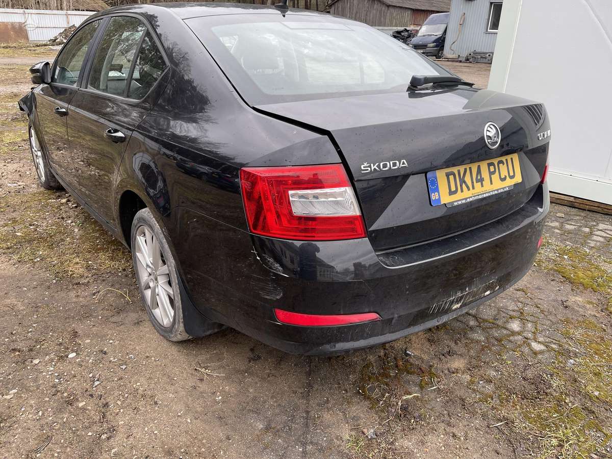 Skoda Octavia dalimis