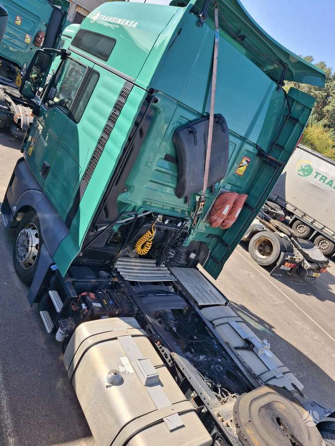 MAN TGX, double sleeper